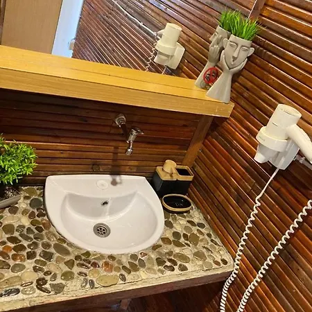 Rosebud Hotel